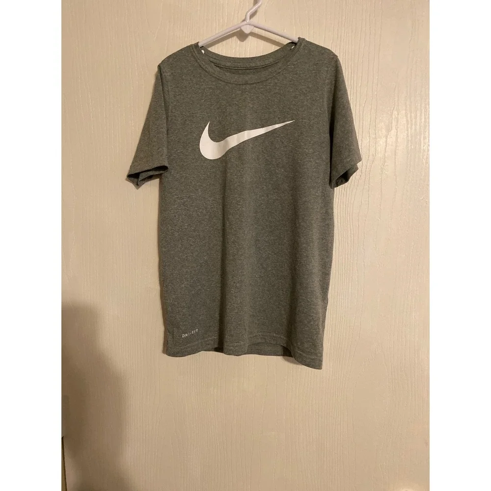 Nike Boys Dri-FIT Swoosh Logo Graphic T-Shirt Heather Grey Kids Small S 0198
